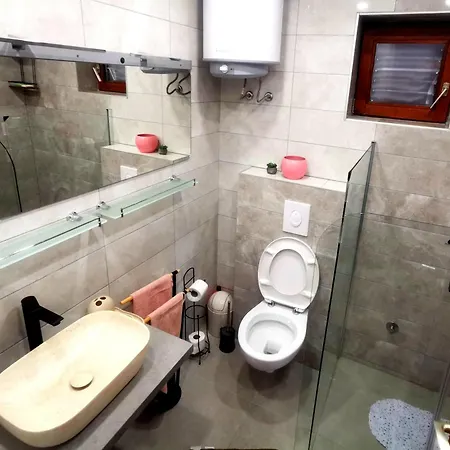 Haus Convallaria Feriehus Pinezići